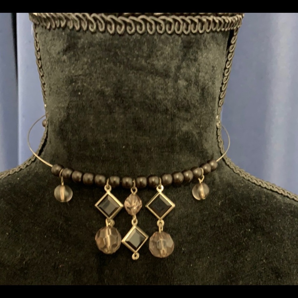 Vintage choker.
